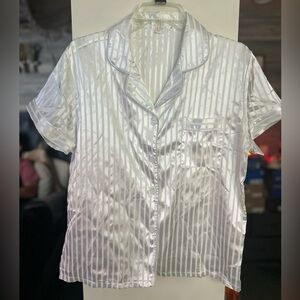 🎁 white satin pj button up top